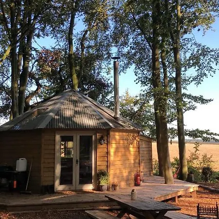 Woodpecker Cabin With Hot Tub King's Lynn Exterior photo