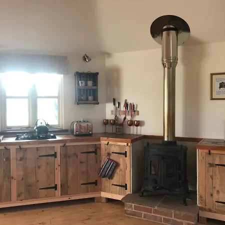 Woodpecker Cabin With Hot Tub King's Lynn Exterior photo