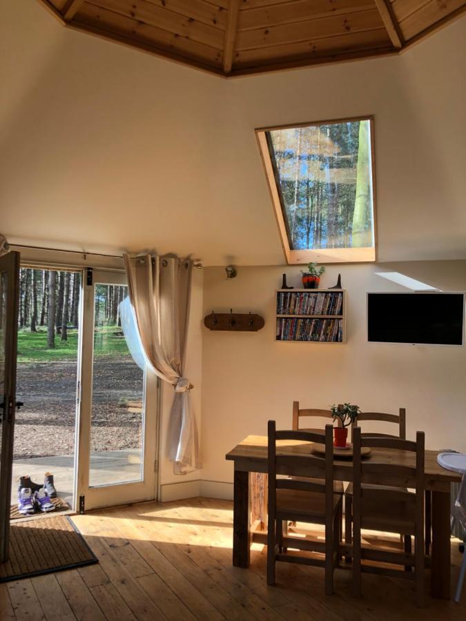 Woodpecker With Hot Tub Lodge King's Lynn